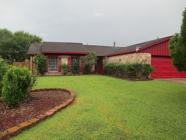 Building Photo - 15823 Chimney Rock Rd