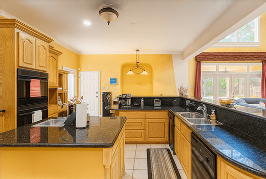 Building Photo - 20018 Pinehurst Trail Dr