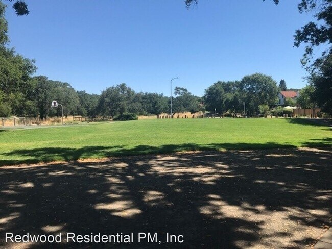 Building Photo - 4 br, 3 bath House - 337 La Quinta Drive
