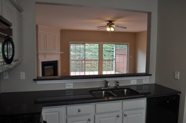 Building Photo - 1022 Thornborough Dr