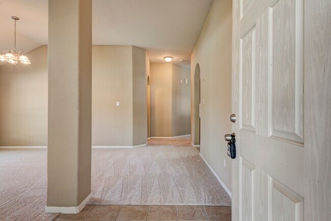 Building Photo - 25206 Pepper Ridge Ln
