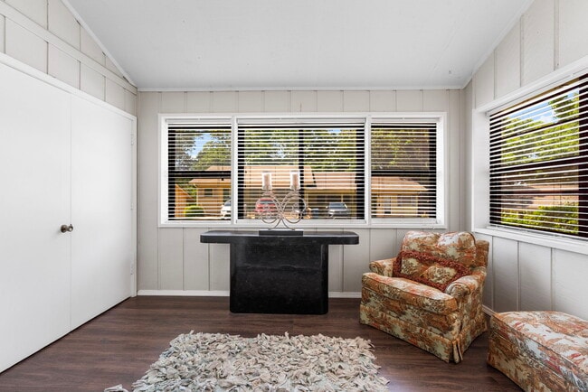 Sun Room/Office - 25 Nantucket Dr