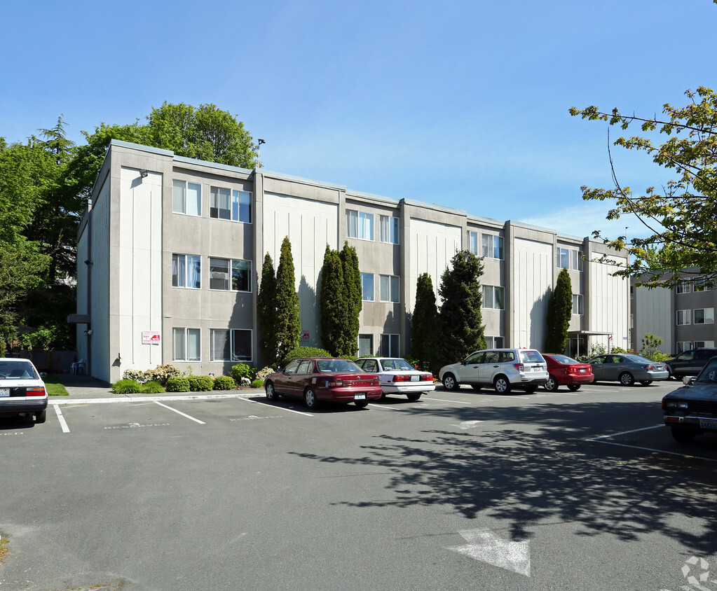 Building Photo - Golden Sunset Apartments