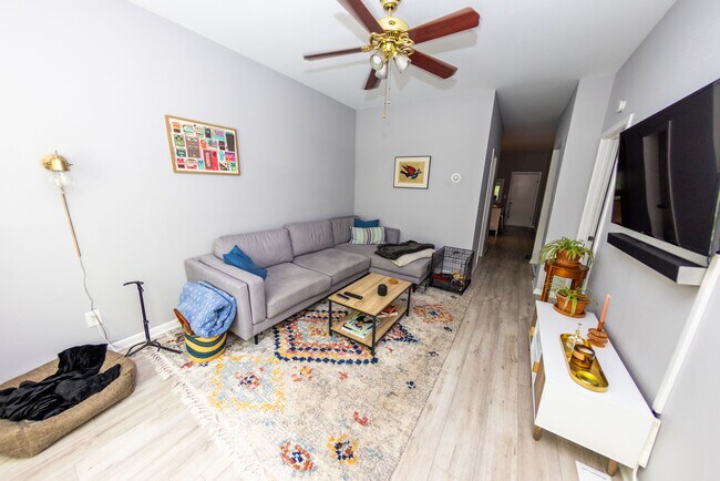 Foto del edificio - 3436 W Schubert Ave