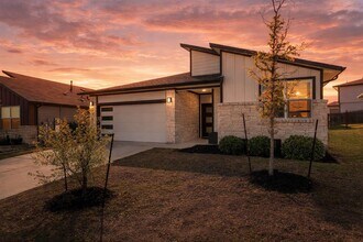 Building Photo - 7314 Sagira Path