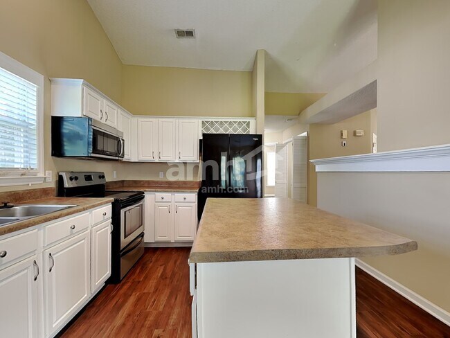 Building Photo - 2330 Riley Forest Dr