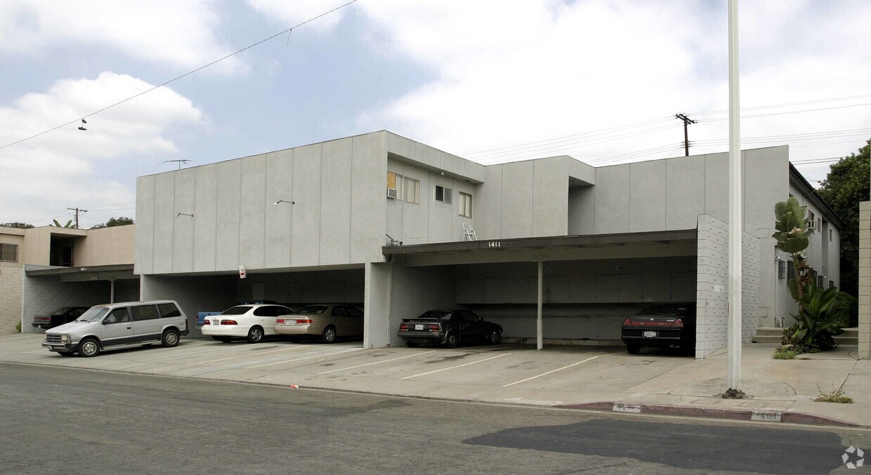 Primary Photo - 1411-1421 COLLEGE VIEW Dr