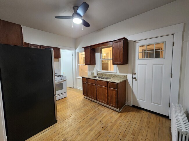 Kitchen 2 - 7408 Warren St