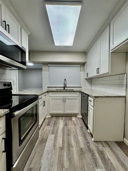 Building Photo - 734 Ticonderoga Dr
