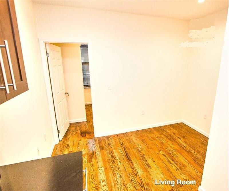 Building Photo - 129 2nd Ave