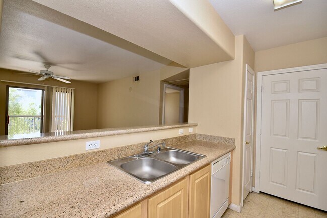 Foto del edificio - Cozy 1 Bedroom Condo 2nd Floor At Coronado...