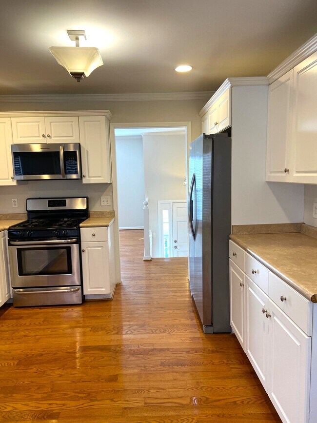 Building Photo - 336 Oak Leaf Cir