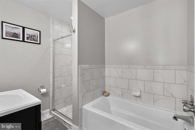 Building Photo - 9716 Lake Point Ct