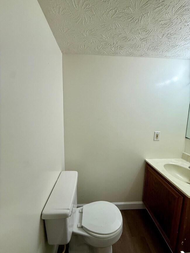 Foto del edificio - 3717 Trent Cir