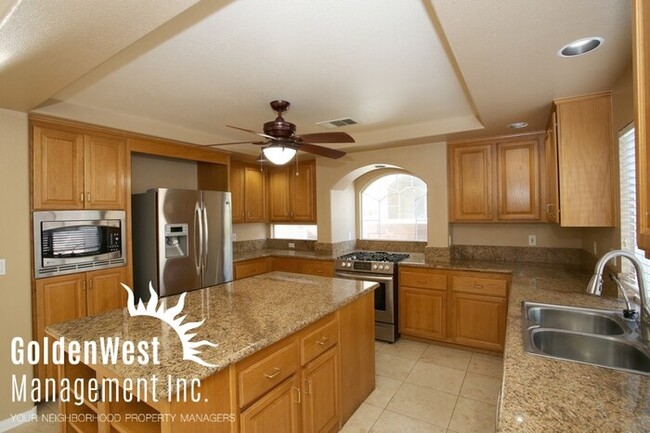 Foto del edificio - 5Bdm 2.5Ba Home in Coronado Ranch!