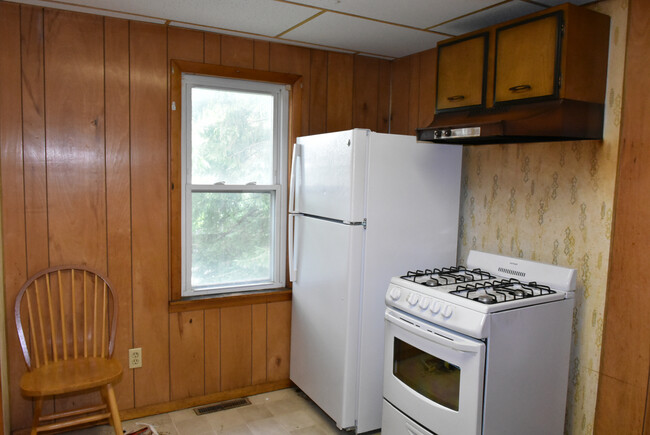Building Photo - 718 Highland Ave