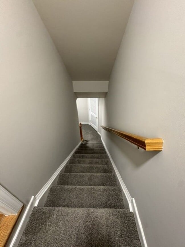 Building Photo - 8738 Springwater Dr