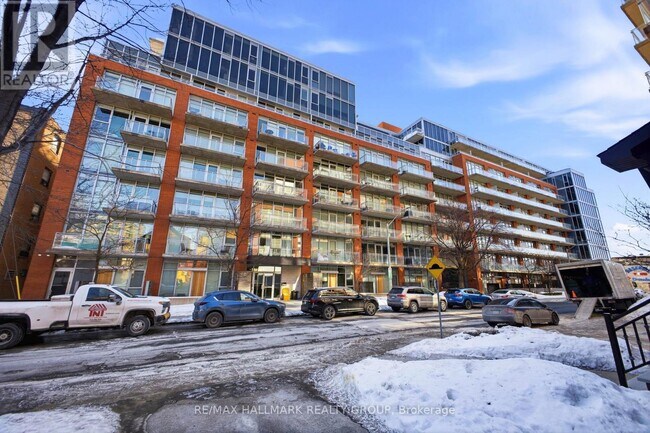 Building Photo - 340 McLeod St