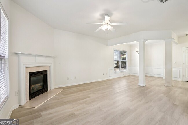 Foto del edificio - 5940 Bentley Way