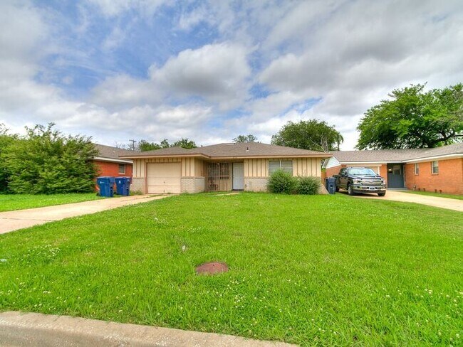 Photo - 213 NW 82nd St House