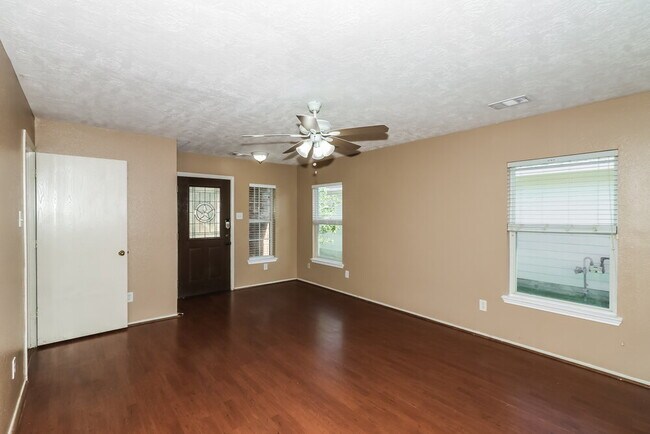 Foto del edificio - 20515 Fairworth Pl Ln