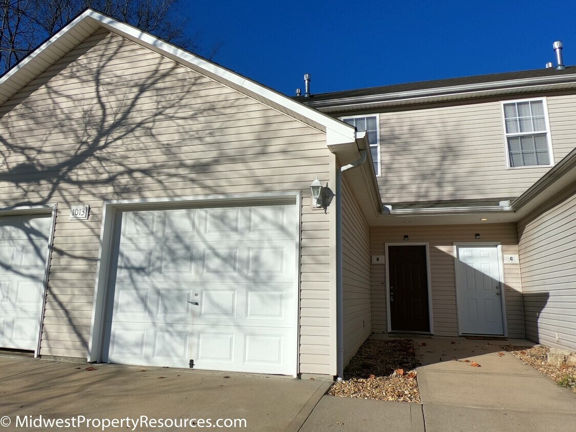 1013 Renee Lynde Dr, Pleasant Hill, MO 64080 Townhome Rentals in