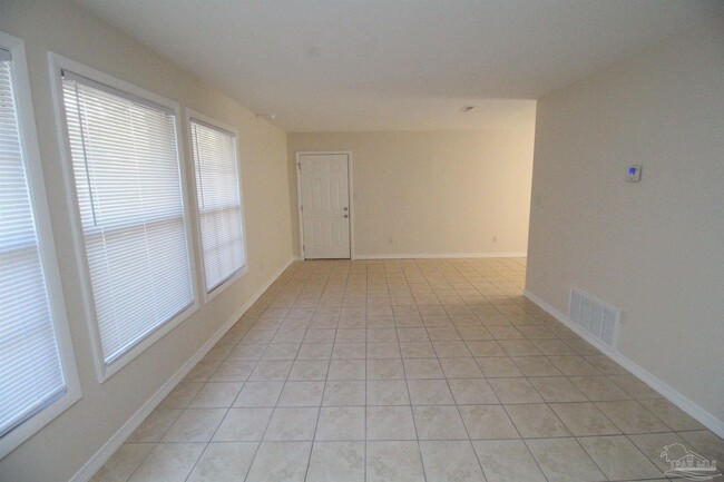 Building Photo - 6305 Banyan Dr