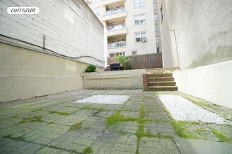 Building Photo - 305 E 56th St