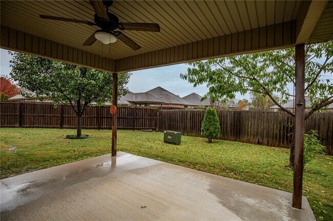 Building Photo - 6305 S 44th Pl