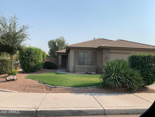 Foto del edificio - 12530 W Coldwater Springs Blvd