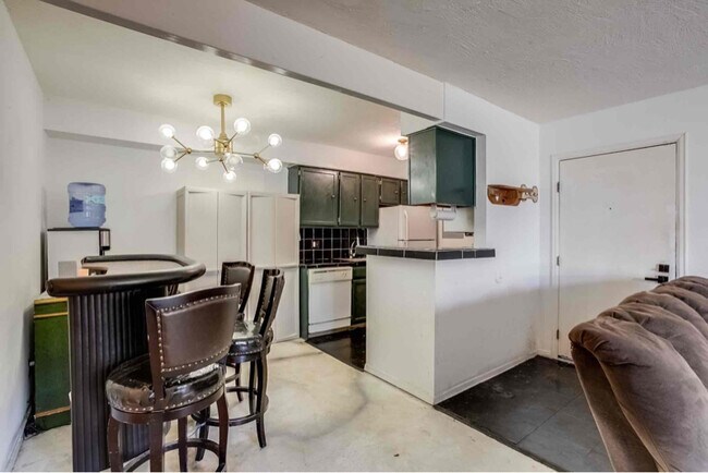 Photo - 10150 E Virginia Ave (Denver, CO) Apartment