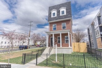 Building Photo - 4008 9th St SE