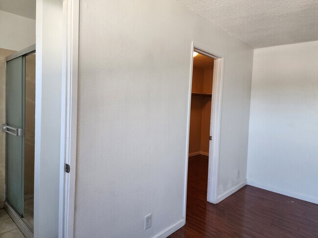 Foto del edificio - 3435 Redwood Ct