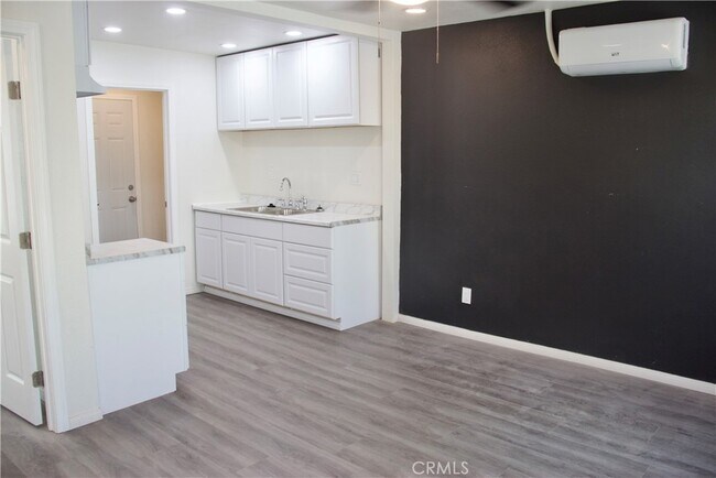 Foto del edificio - 366 E 55th St