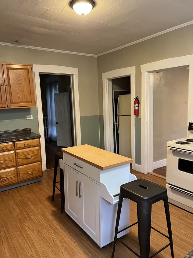 Kitchen - 149 Clarendon Ave