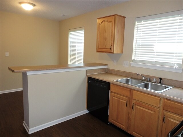 Foto del edificio - 7316 Parklake Pl