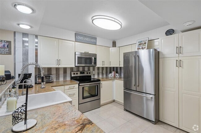 Building Photo - 5000 N Ocean Blvd