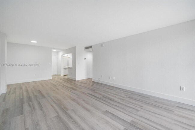 Foto del edificio - 150 SE 25th Rd