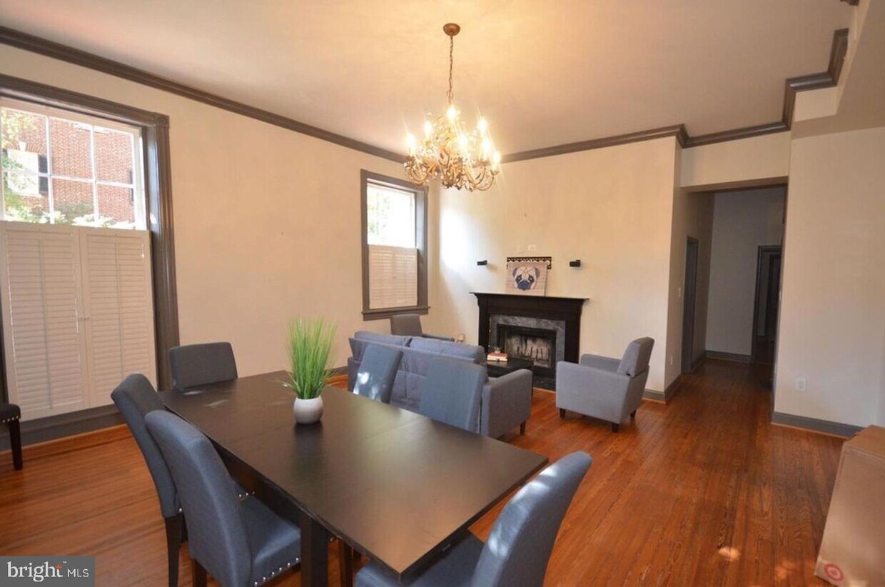 Primary Photo - 3267 N St NW