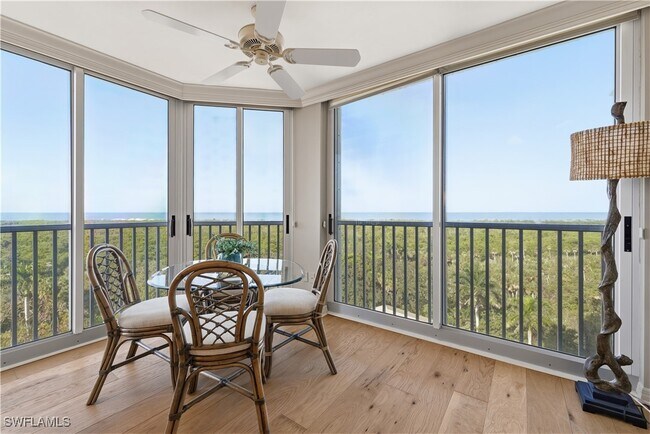 Foto del edificio - 6361 Pelican Bay Blvd