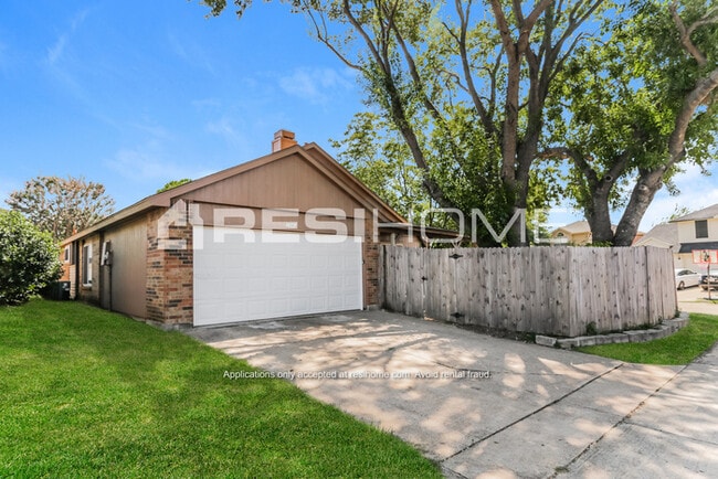 Building Photo - 2944 Chanute Drive
