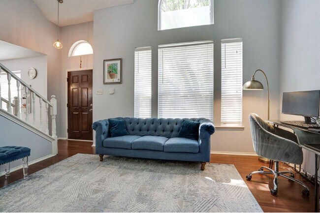 Foto del edificio - 344 Kyle Dr