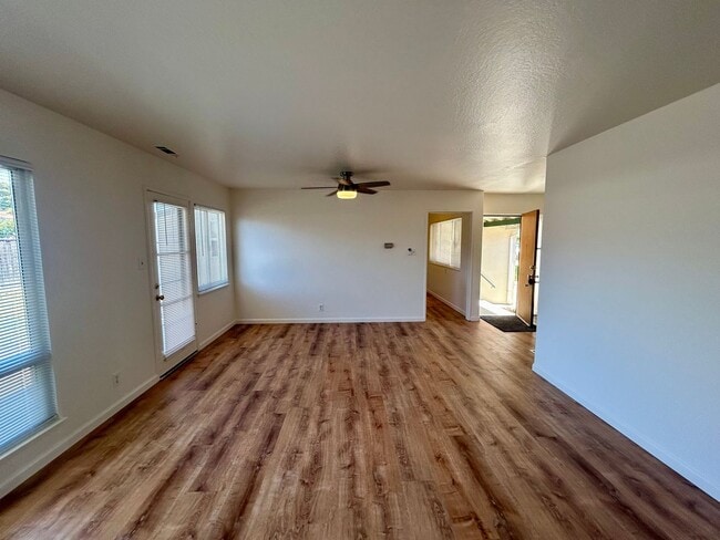 Building Photo - Completely updated Washington Manor house!