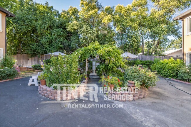 Foto del edificio - 5911 Muldrow Rd