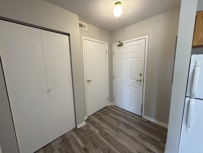 Building Photo - 151 Queen St