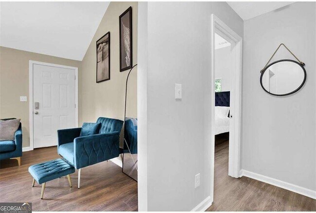 Foto del edificio - 3162 Oakdale Rd