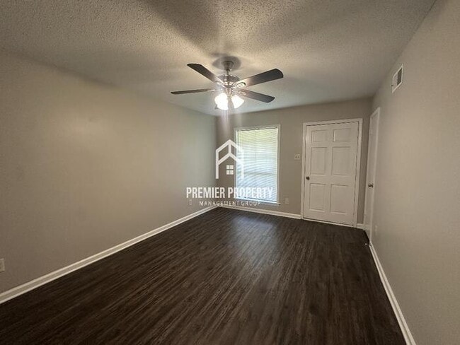 Building Photo - 7086 Hillshire Dr