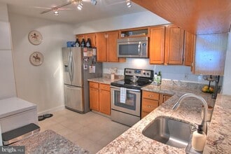 Building Photo - 2220 Springwood Dr