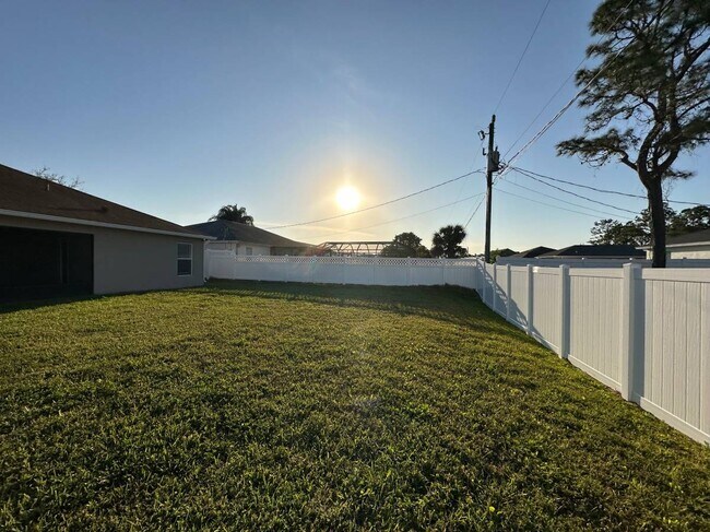 Foto del edificio - 1535 Heartwellville St NW