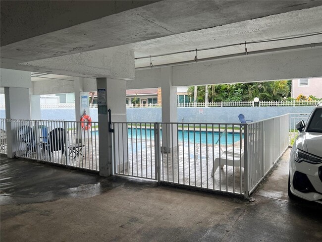 Foto del edificio - 7705 Abbott Ave